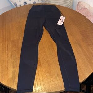 Alo high waisted leggings with ripping pattern